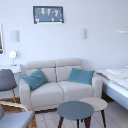Petofi Apartman 아파트 *