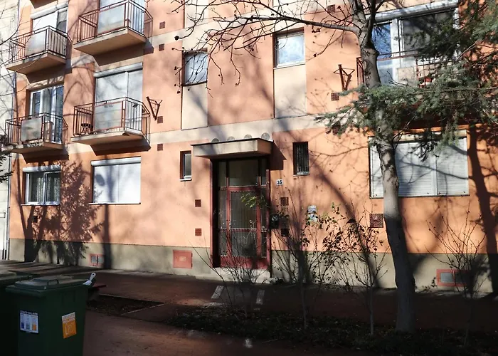 Petofi Apartman *